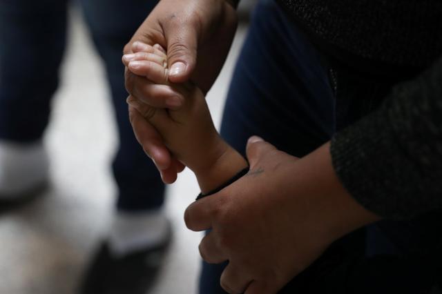 U.S. government reunites 522 children removed under 