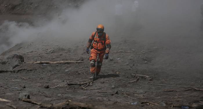 Se reanuda la búsqueda de víctimas del Volcán de Fuego en Guatemala