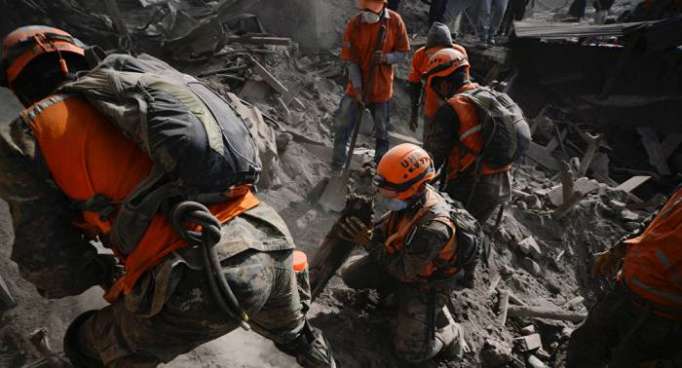 Guatemala: Encuentran ocho cuerpos en la zona de la erupción del Volcán de Fuego