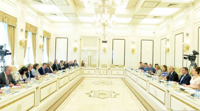مسؤولو منظمة الأمن والتعاون في أوروبا يناقشون مسألة كاراباخ في باكو