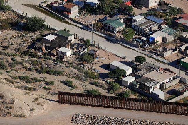 Trump, U.S. Republicans to meet amid furor over immigrant children
 