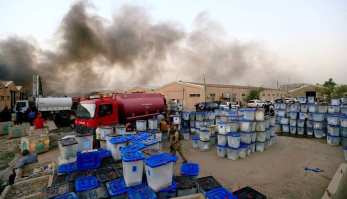 Se incendian almacenes de votos de elecciones en Irak