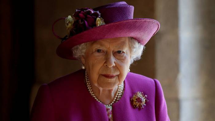 La reina Isabel II cancela un acto porque "no se siente bien"