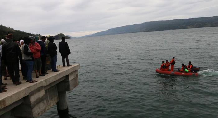 Continúa por cuarto día la búsqueda de 192 desaparecidos en el naufragio de Sumatra