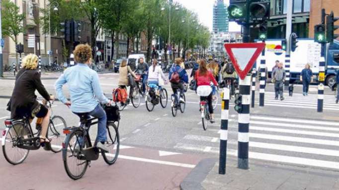 Moverse en bici y cobrar por ello, lo último en Holanda