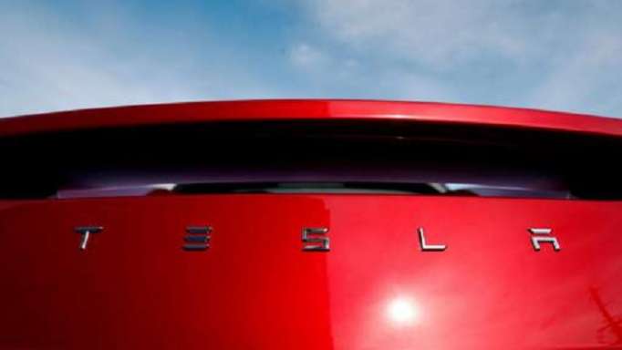 Des batteries Tesla reprennent feu plusieurs heures après un accident