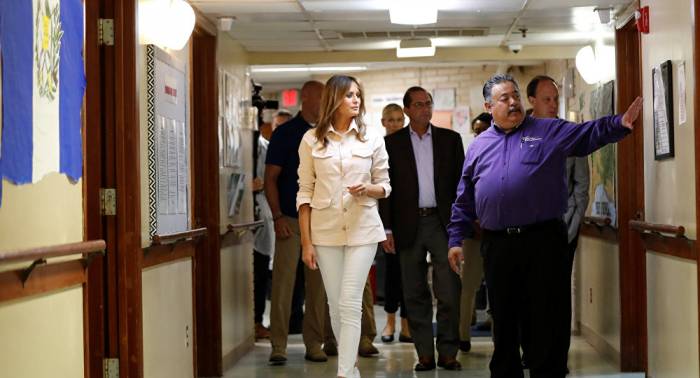 Melania Trump visita centro de detención en Texas donde hay niños migrantes