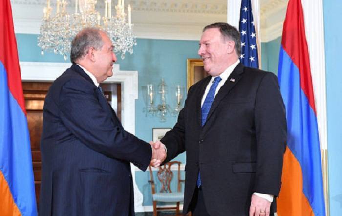 Pompeo Ermənistan prezidenti ilə görüşüb