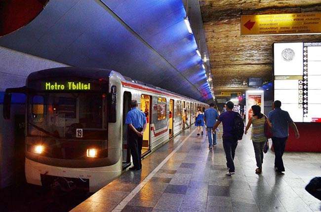 Tbilisidə metro işçiləri aksiyaları dayandırdı