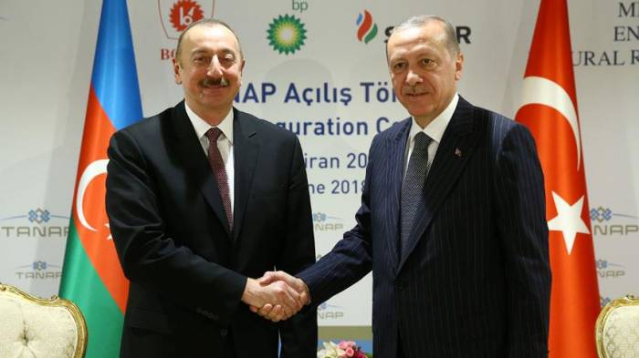 Ilham Aliyev se reúne con Racab Tayyip Erdogan