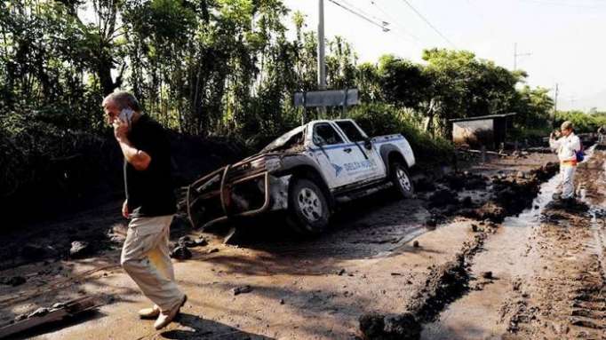 Aludes de material volcánico encienden nuevas alertas en Guatemala días después de la erupción