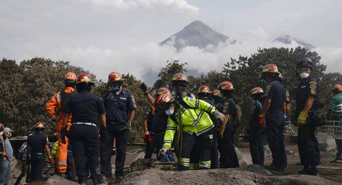 Hallan los restos de ocho desaparecidos tras la erupción del Volcán de Fuego en Guatemala
