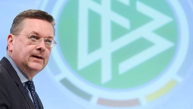 Grindel weist Özils Vorwurf zurück