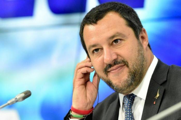 Brexit: Salvini conseille à May de se montrer plus dure dans les négociations