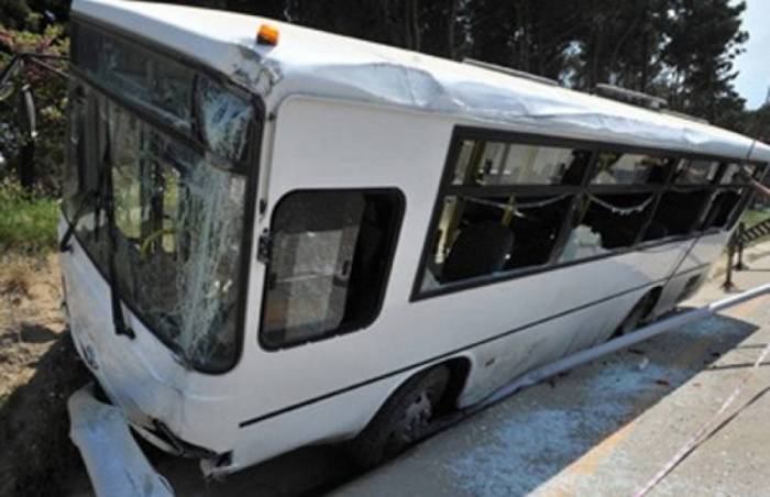Turistləri aparan avtobus aşıb - 20 yaralı