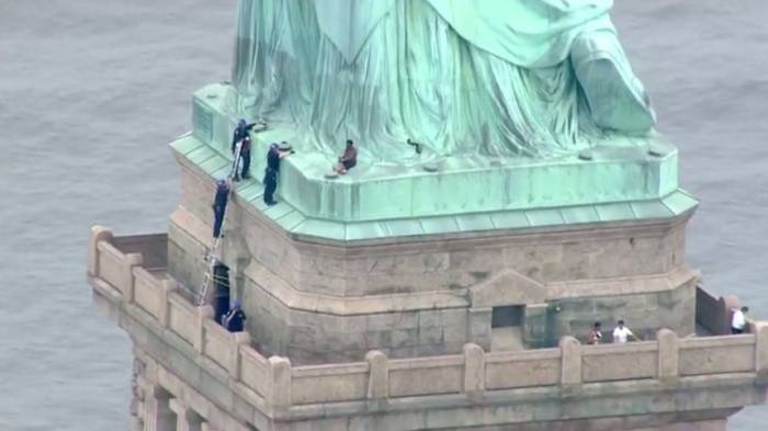 Freiheitsstatue nach Protestaktion geräumt VIDEO