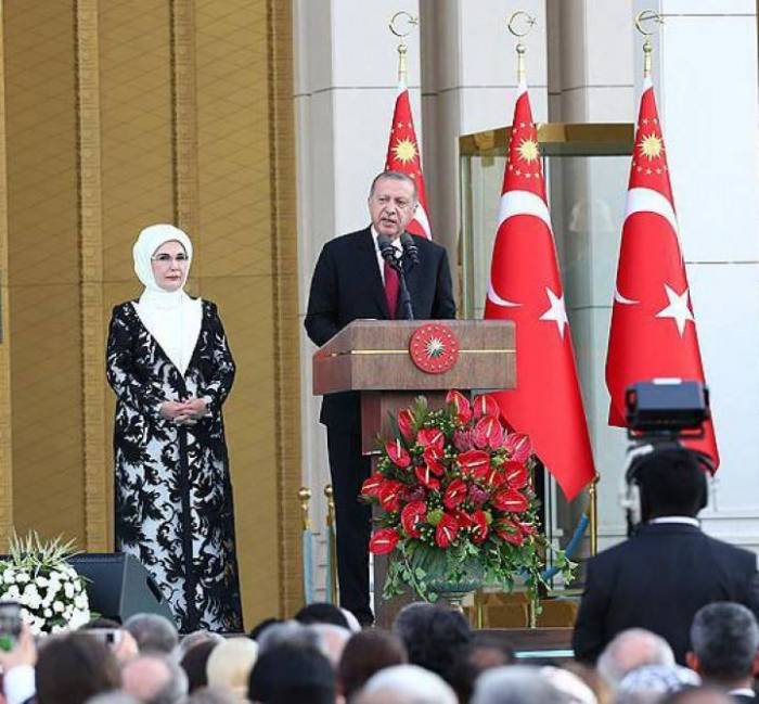 Un banquet officiel offert à l’occasion de la prise de fonctions de Recep Tayyip Erdogan à Ankara
