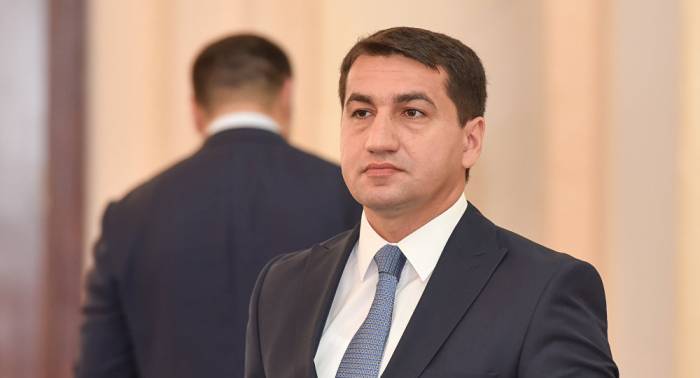 Hikmet Hajiyev: "Se desarrollarán las relaciones entre la UE y Azerbaiyán"