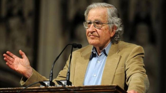 Chomsky: EEUU recurre a chantajismo para alcanzar sus objetivos
