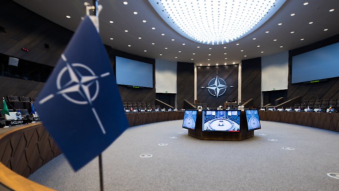 Nato und EU bauen Zusammenarbeit aus