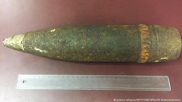 US tourist tries to take unexploded WWII artillery shell through Vienna airport for souvenir