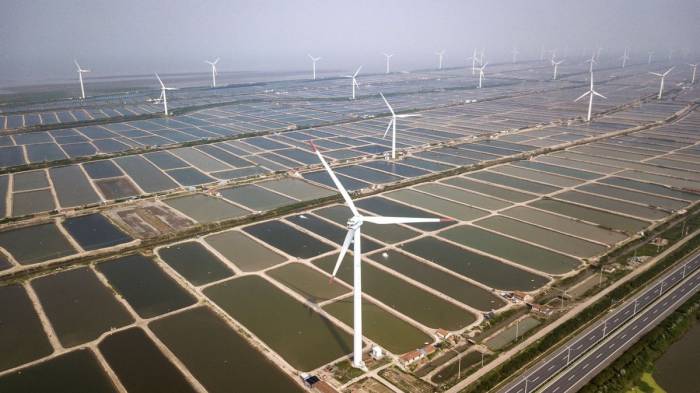 Apple launches $300m clean energy fund in China