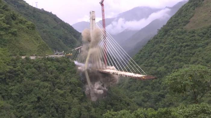 Unfinished Colombia bridge demolished after killing 10 - VIDEO