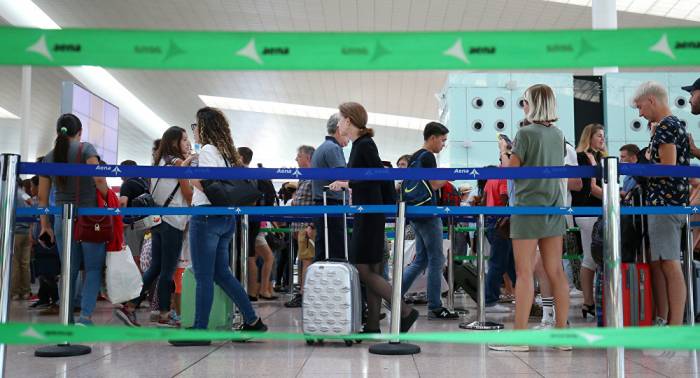 Retrasos en el Aeropuerto de Barcelona por problemas climatológicos
