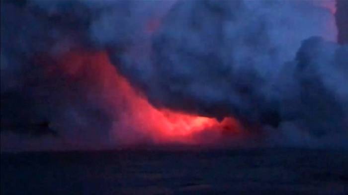 Ausflugsboot von Lava getroffen - 23 Verletzte