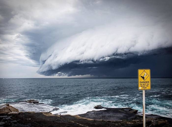 Tsunami trifft Mallorca: Urlauber in Panik