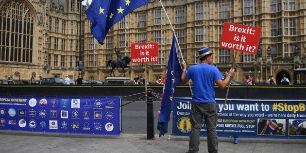 La Comisión Europea insta a "acelerar" los preparativos para un Brexit sin acuerdo