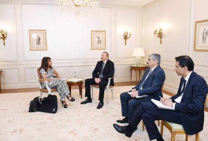 Ilham Aliyev se reúne con el director general de Wilmotte & Associes Architectes