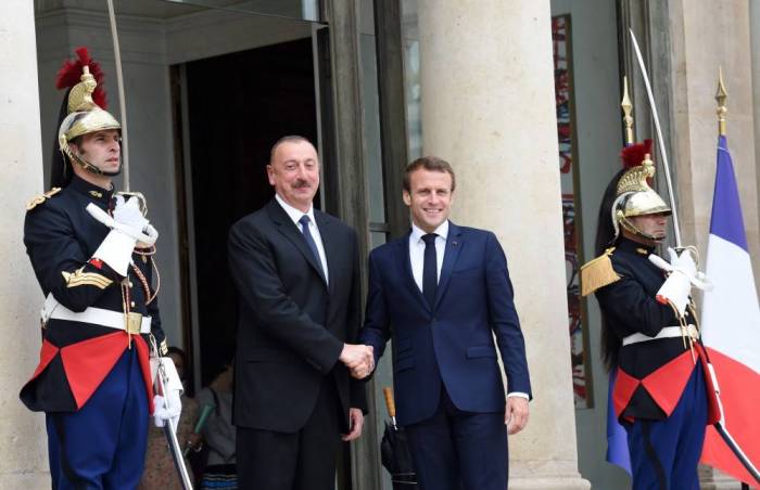 Azerbaijani President meets Emmanuel Macron 