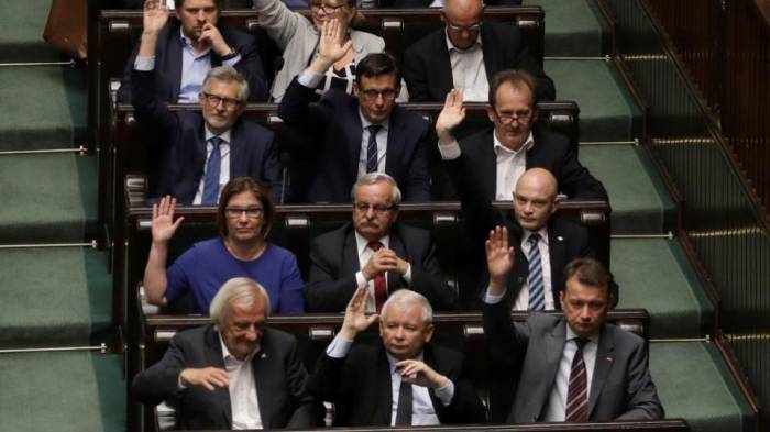 Poland passes disputed judicial reform bill