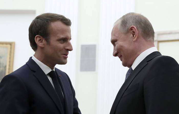 Putin, Macron discuss implementation of joint initiative on humanitarian aid to Syria
