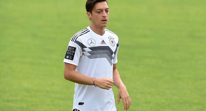 Trotz Rücktritt: Sponsor bleibt Özil treu