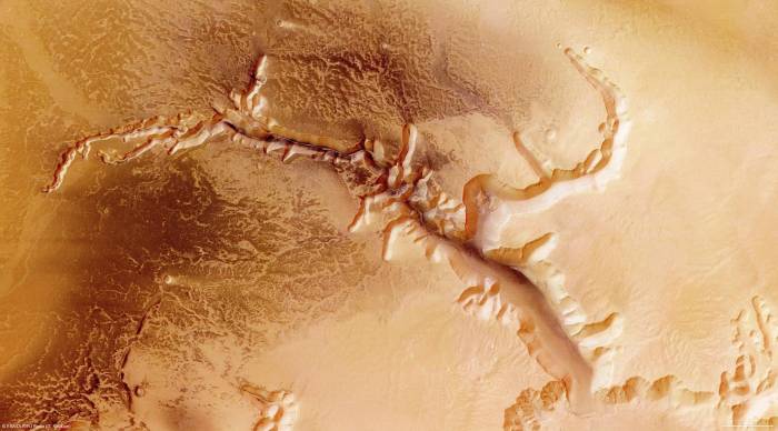 Mars has vast lake of water, scientists find in huge breakthrough