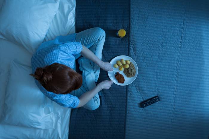 Eating shortly before going to bed could increase risk of cancer