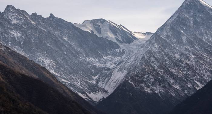 Erste Ski-Abfahrt vom gefährlichsten Gipfel der Erde – Pole stellt Rekord auf - VIDEO