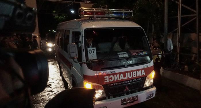 Al menos 10 muertos por terremoto de magnitud 6,4 en Indonesia