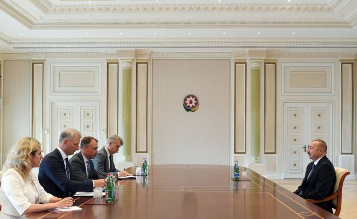 Präsident Ilham Aliyev empfängt eine Delegation um EU-Sonderbeauftragten