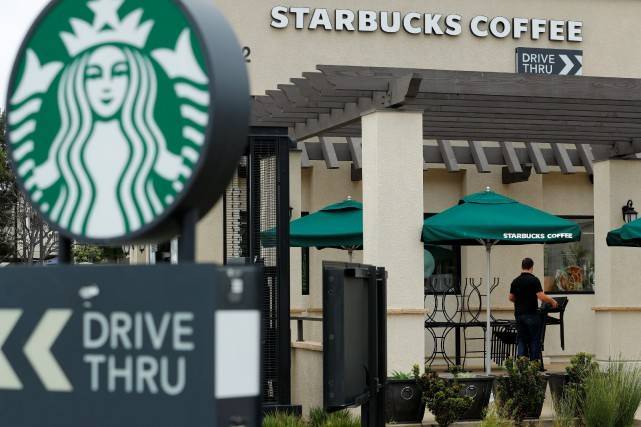 Starbucks critiqué pour une moquerie envers un bègue