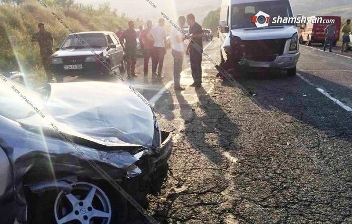 Qarabağa gedən erməni çağırışçılar qəzaya düşüb - Yaralılar var