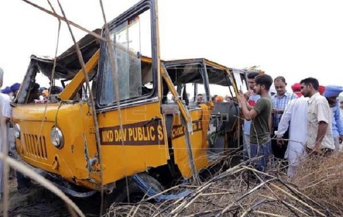 Dəhşətli yol qəzası: 20 ölü, 45 yaralı 