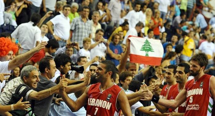 لبنان يفوز على سوريا بتصفيات كأس العالم لكرة السلة ويتأهل إلى الدور الثاني