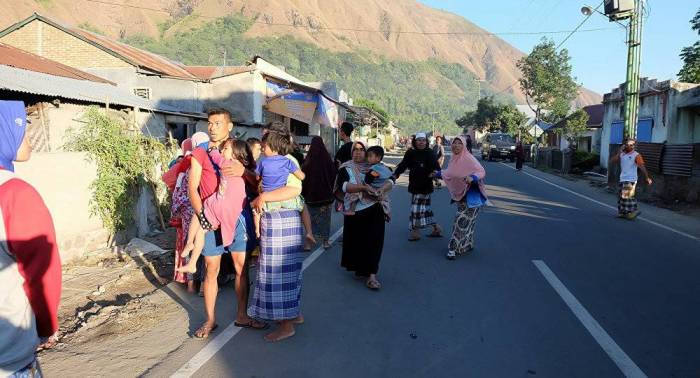 تايلاند: مئات السياح محاصرون أعلى الجبل بسبب الانهيارات الأرضية
