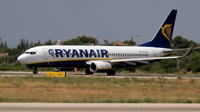 Ryanair-Piloten stimmen für Streik