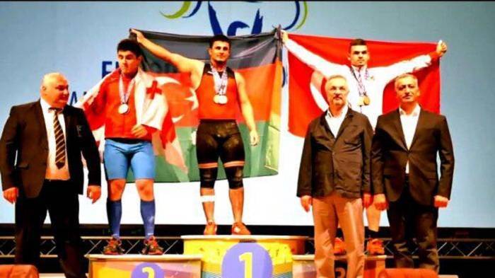 Tarmenxan Babayev qızıl medal qazandı