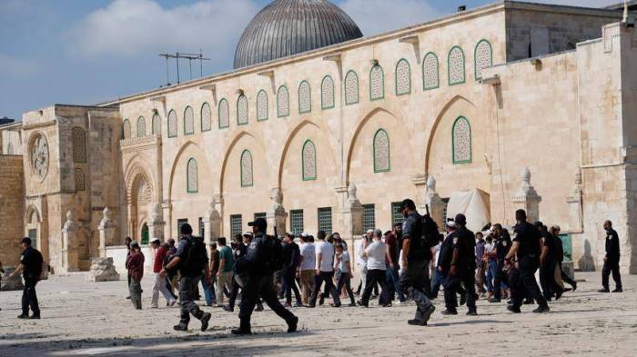 الشرطة الإسرائيلية تقيد دخول المصلين إلى المسجد الأقصى