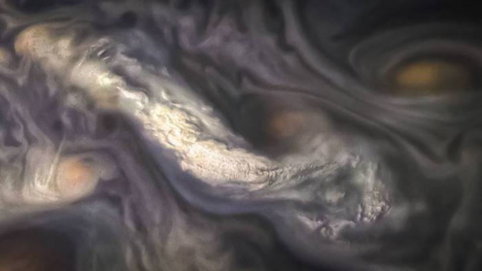 FOTO: La NASA publica una fantasmagórica fotografía de las nubes de Júpiter